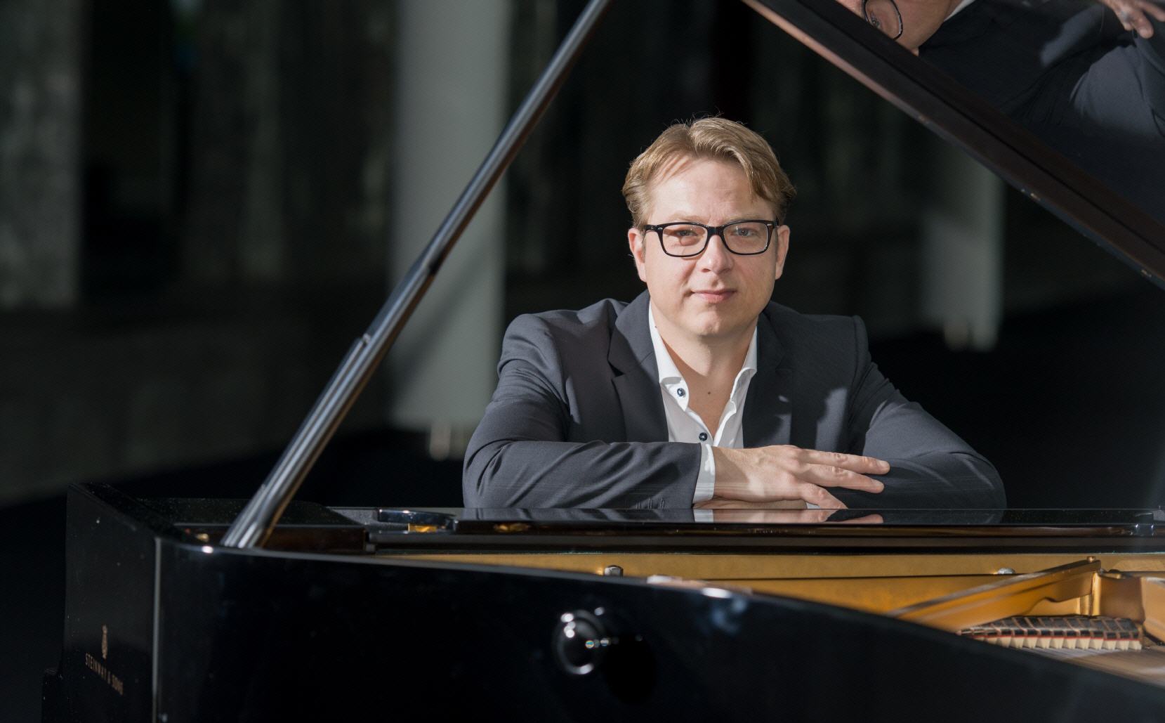 Klavierunterricht in Luetgendortmund: Klavierlehrer Alexander Hoell 2017
