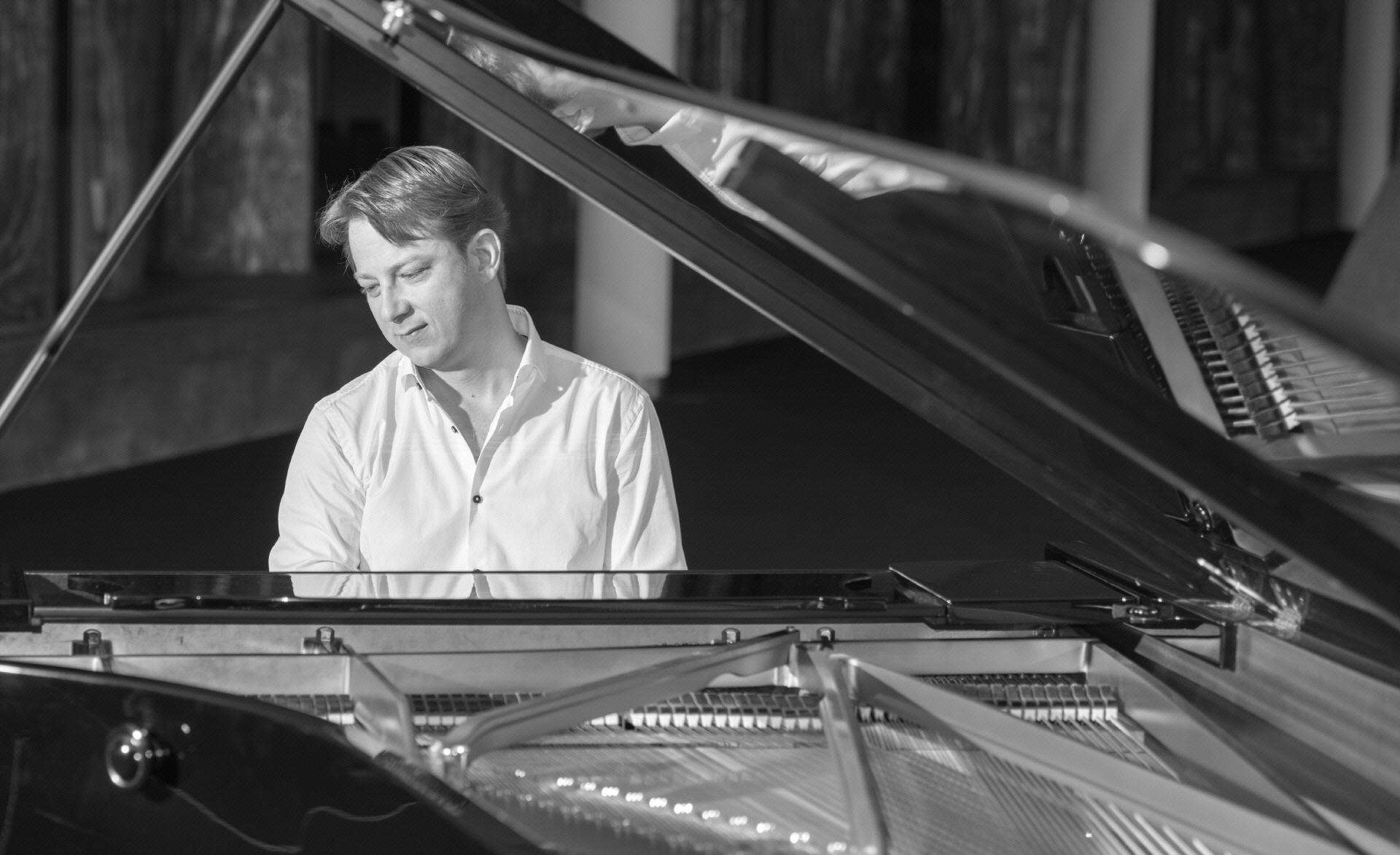 Klavierunterricht Dortmund Alexander Hoell - Klavierlehrer Dortmund